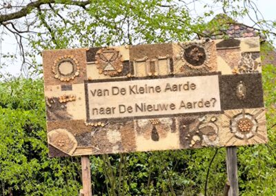 Van De Kleine Aarde naar De Nieuwe Aarde?